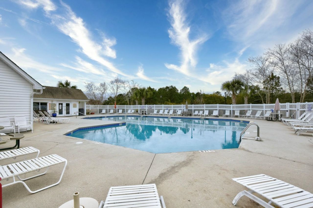 564 Uniola Dr. Photo 38