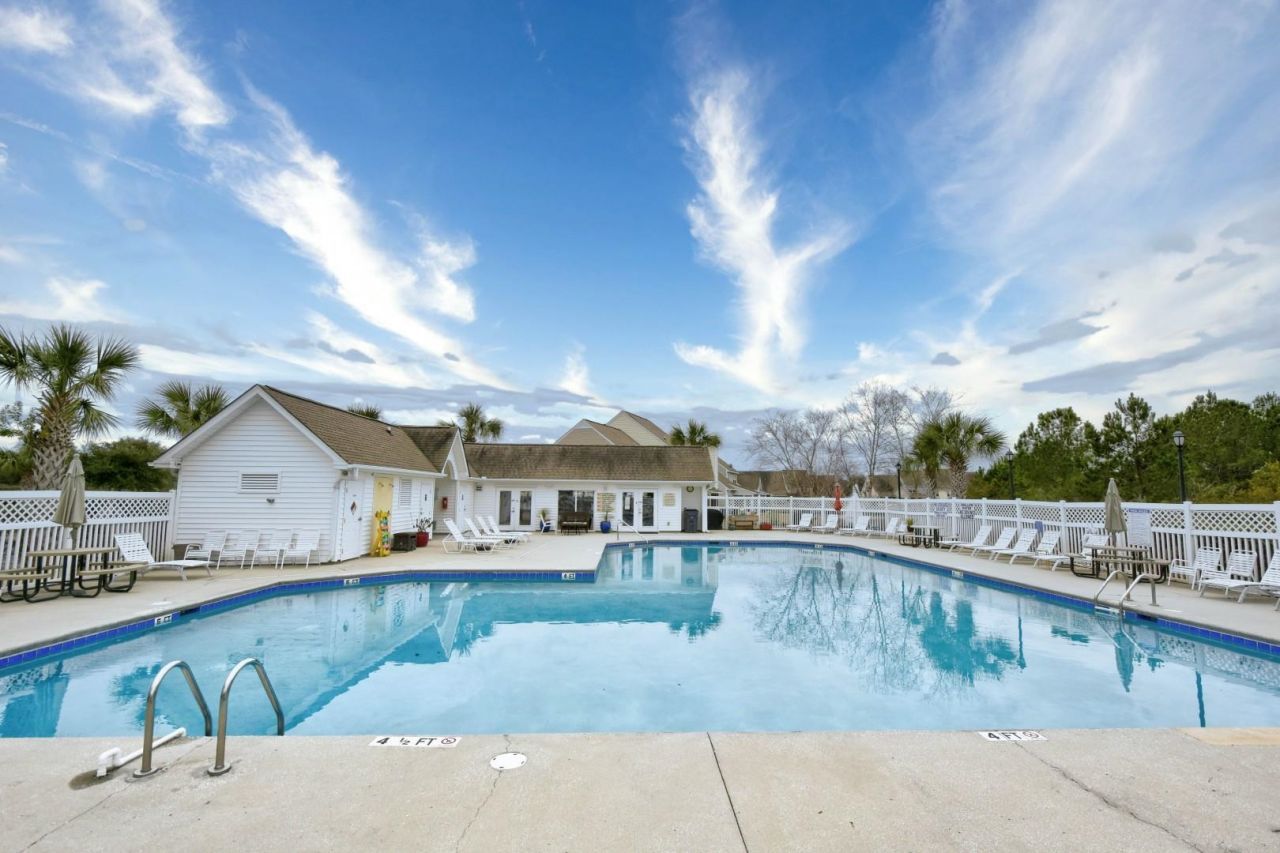 564 Uniola Dr. Photo 39