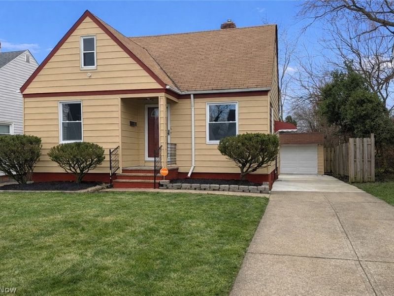 19910 Mountville Drive, Maple Heights, OH 44137 Photo 2