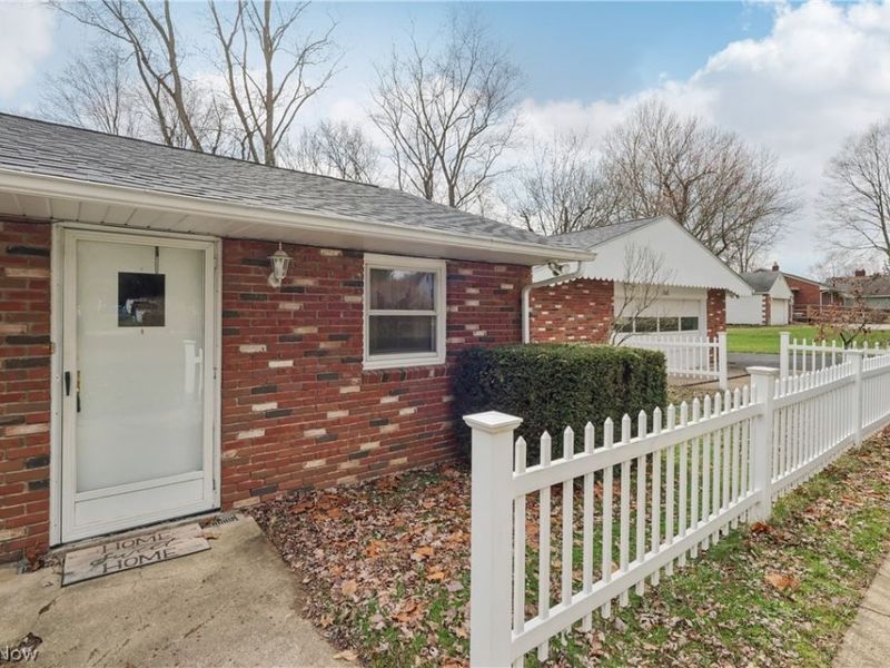 402 Yager Road, New Franklin, OH 44216 Photo 5