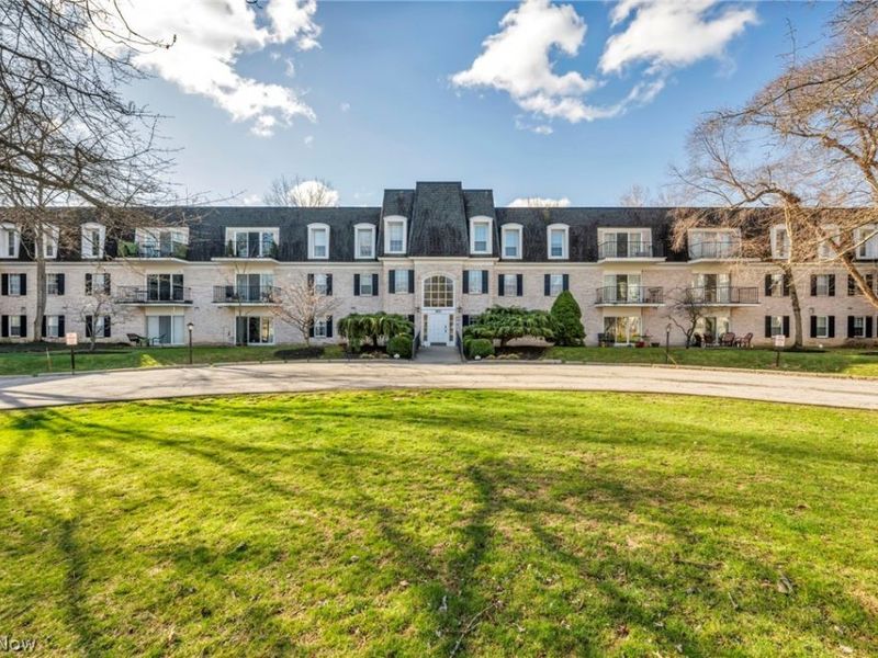 2021 King James Pky, Unit 316, Westlake, OH 44145 Photo 2