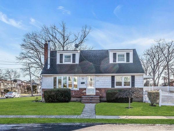 1294 Owens Place, North Bellmore, NY 11710