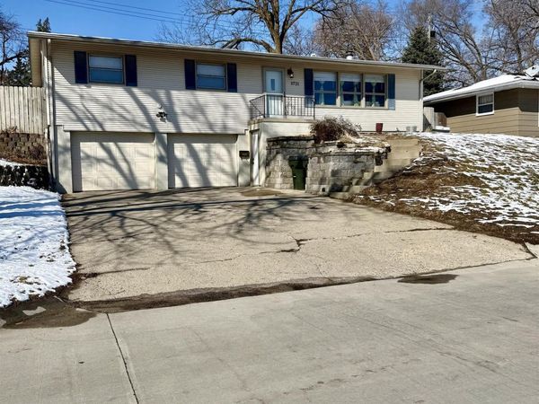 3721 Pawnee Pl, Sioux City, IA 51104