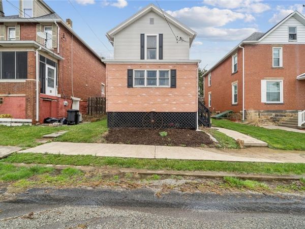 209 Main Street, Madison, PA 15663