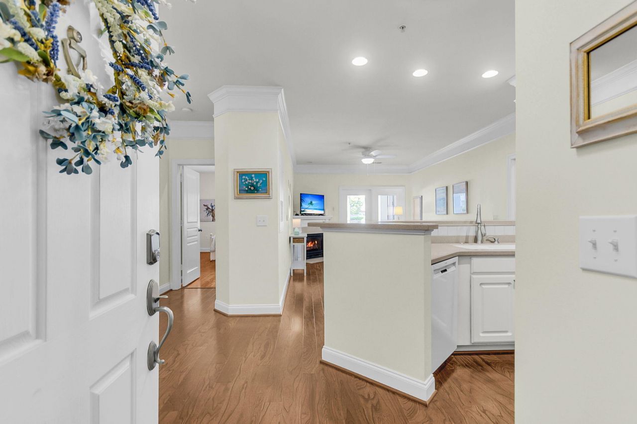 1025 Riverland Woods Place Photo 4