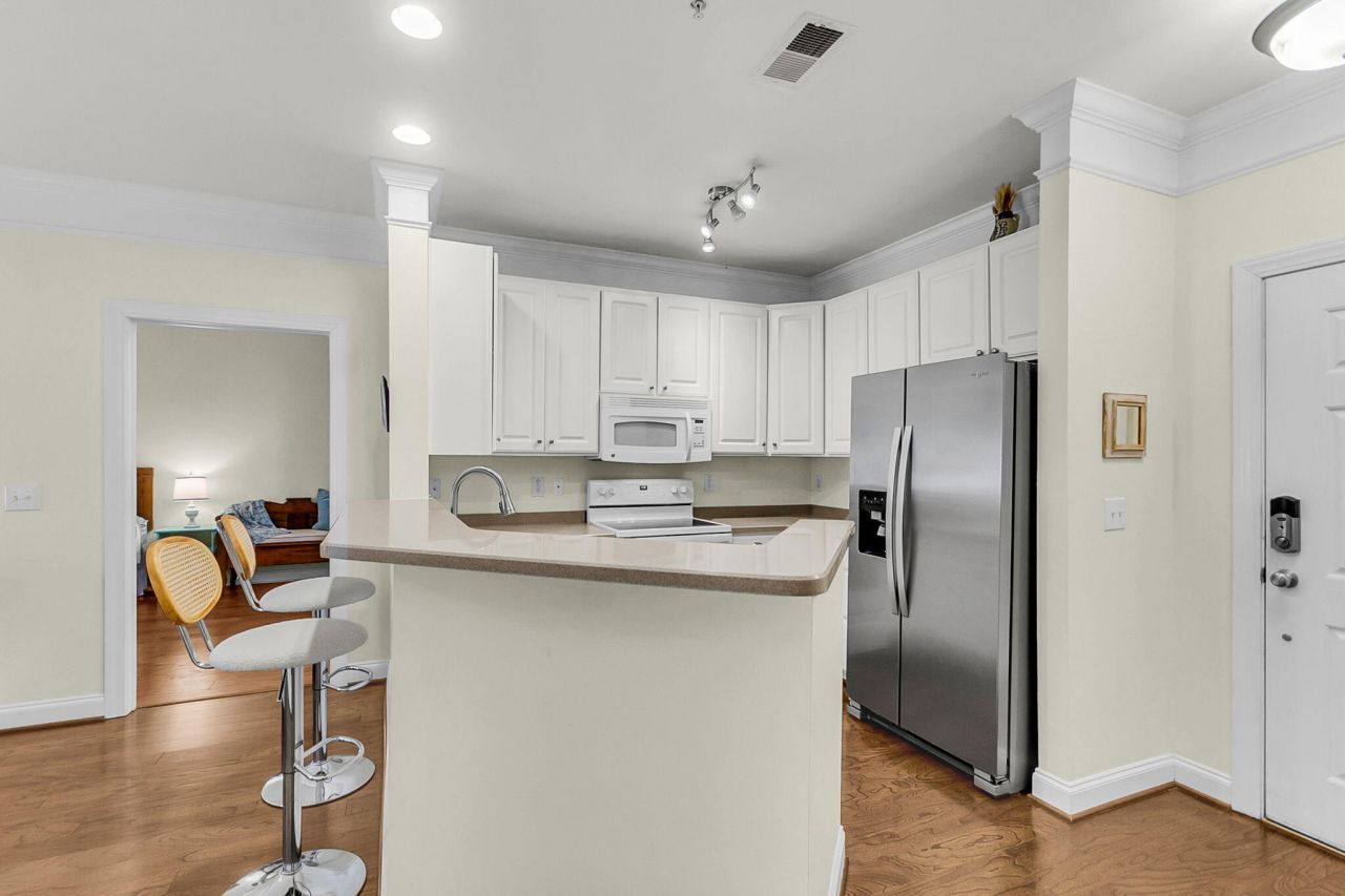 1025 Riverland Woods Place Photo 5