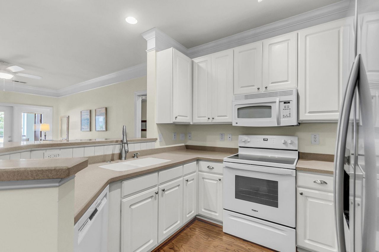 1025 Riverland Woods Place Photo 6