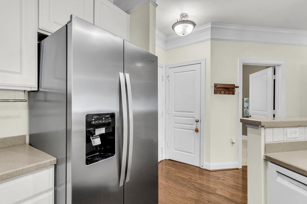 1025 Riverland Woods Place Photo 7