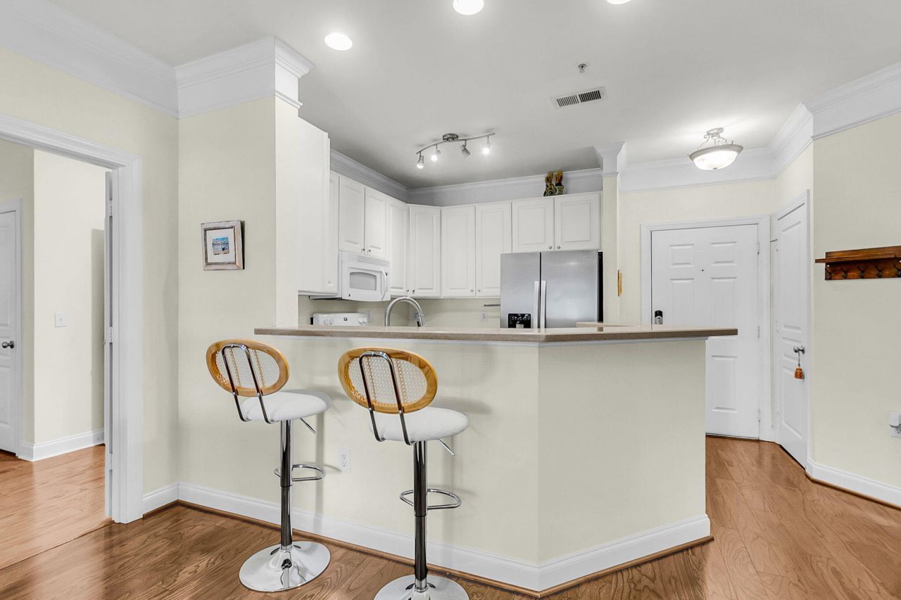 1025 Riverland Woods Place Photo 8