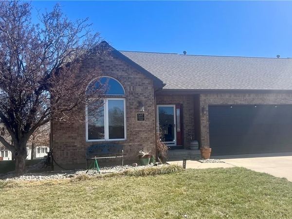 507 Ashurst Court, Lee's Summit, MO 64081