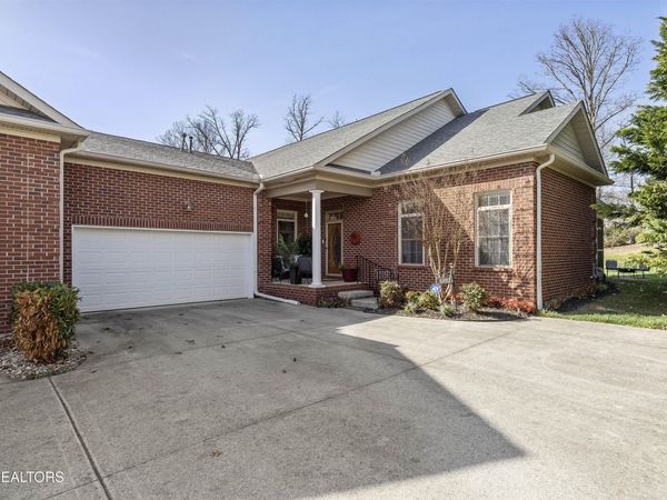 1892 Mountain Drive, Lenoir City, TN 37772