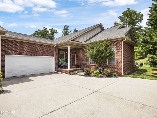 1892 Mountain Drive, Lenoir City, TN 37772