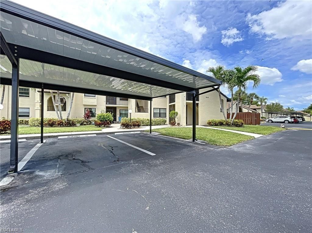 8445 Charter Club Cir, Unit 11, Fort Myers, FL 33919 Photo