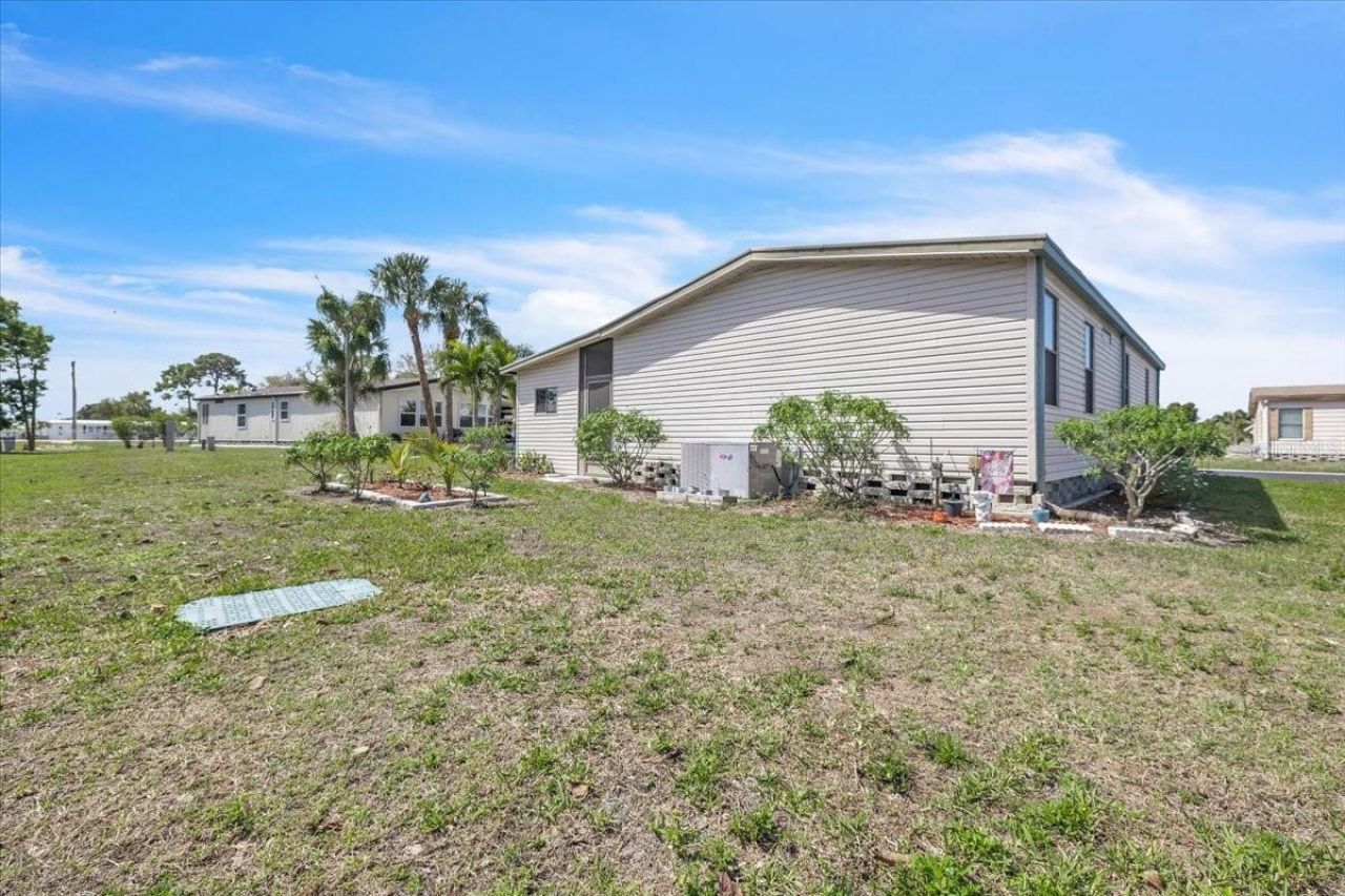 350 Horizon Drive, North Fort Myers, FL 33903 Photo