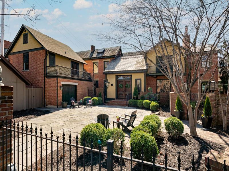 291 E Beck Street, Columbus, OH 43206 Photo 1