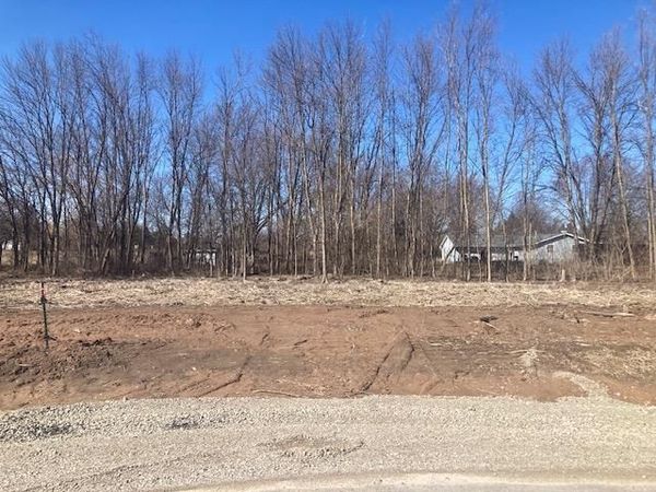 GRODE COURT, Freedom, WI 54130