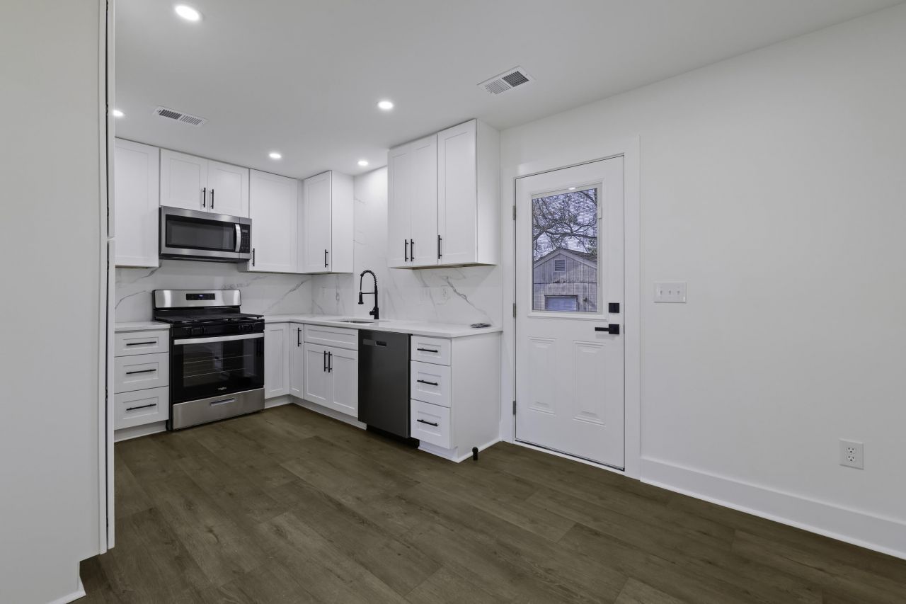 7585 Peppercorn Lane Photo 13