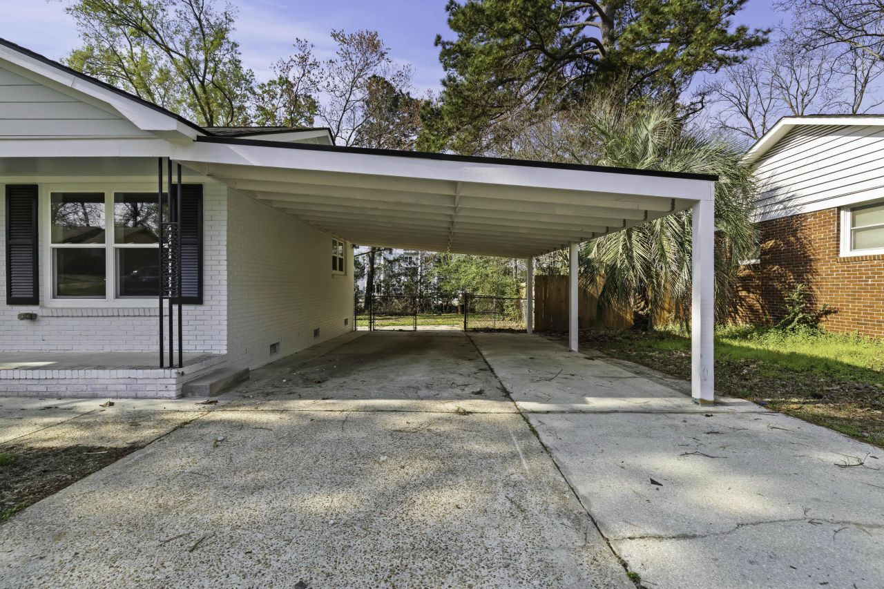 7585 Peppercorn Lane Photo 4