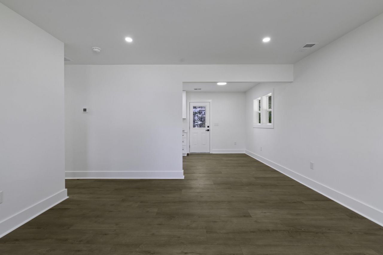 7585 Peppercorn Lane Photo 8