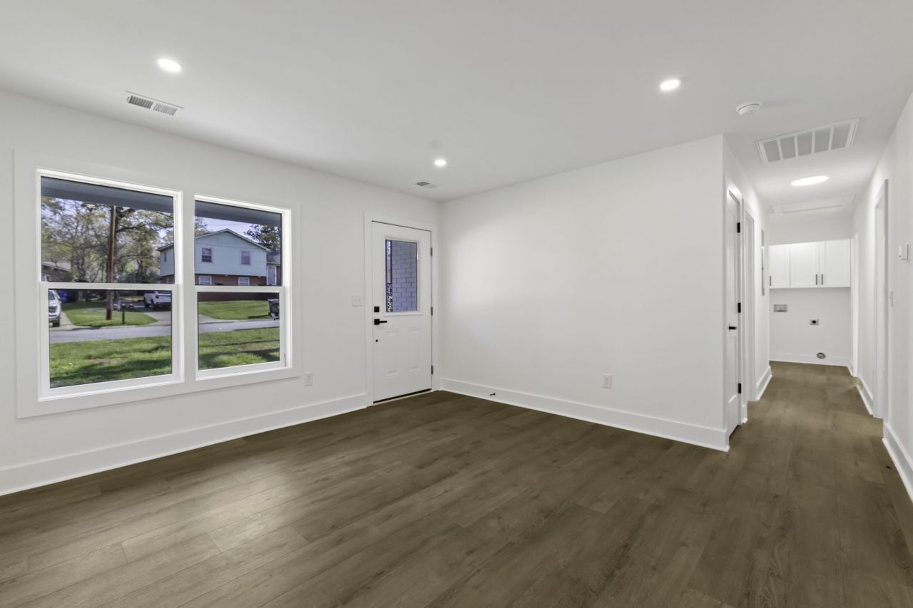 7585 Peppercorn Lane Photo 9