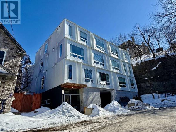 22 Perkins Street, Unit 204, Ottawa, ON K1R7G5