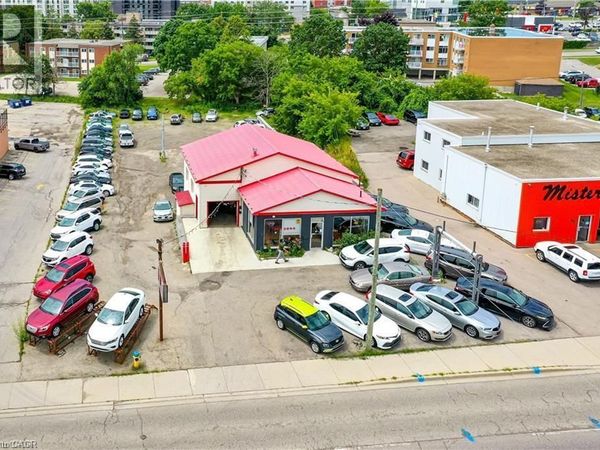 325 WEBER Street North, Waterloo, ON N2J3H8