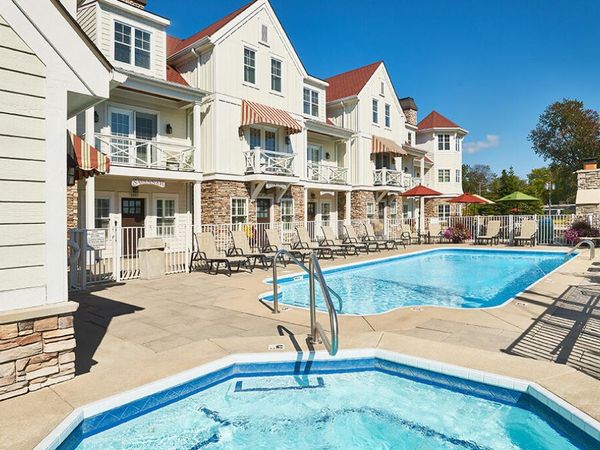 2057 Lake Street, Unit 6H, Holland, MI 49424