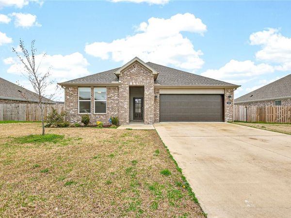 235 New York Avenue , Farmington, AR 72730