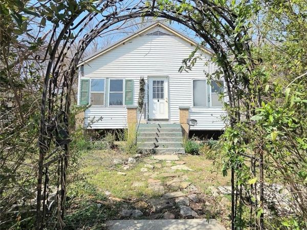 402 S Cherry Street , Harrison, AR 72601