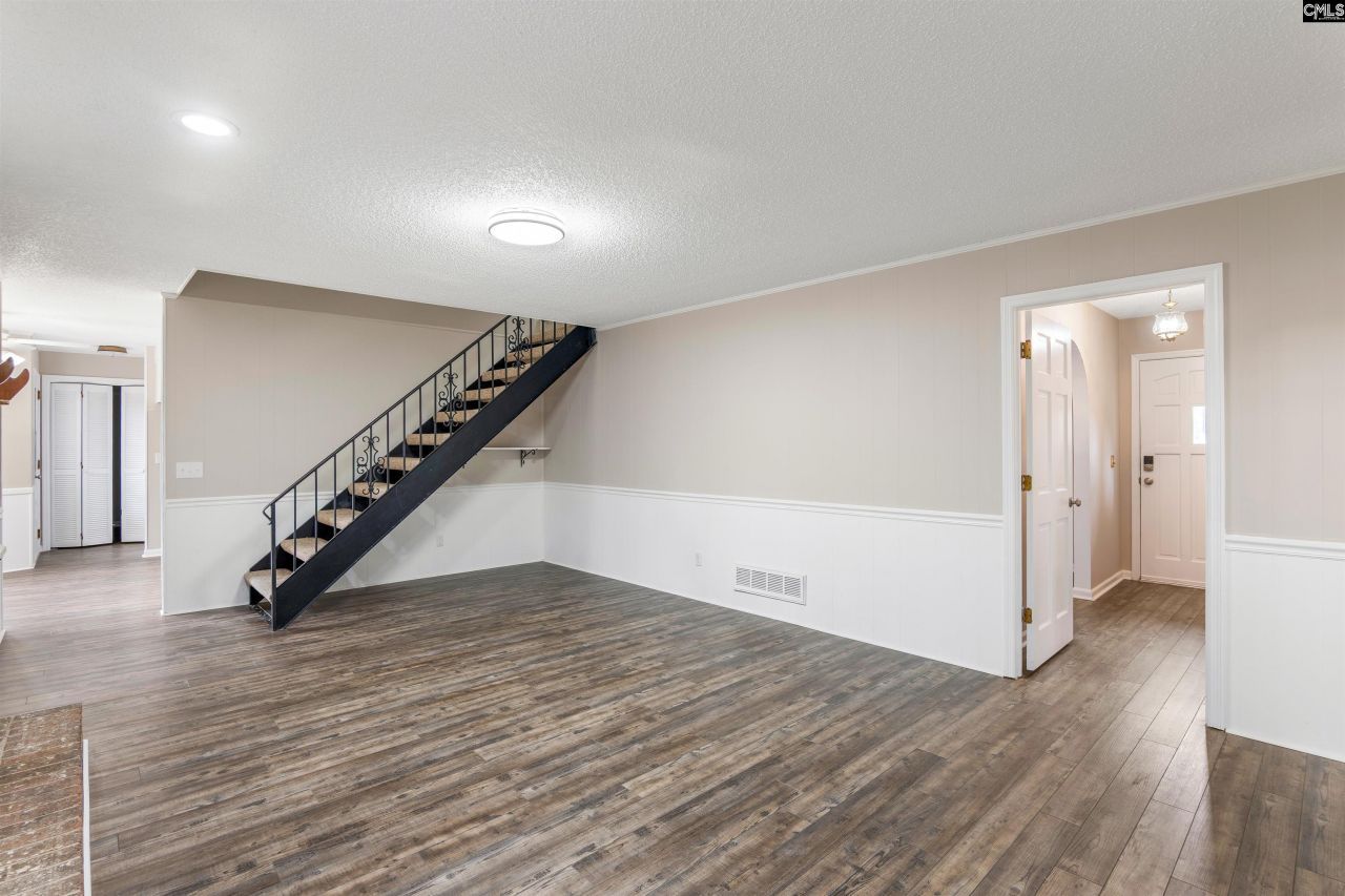 122 Old Chapin Road Photo 18