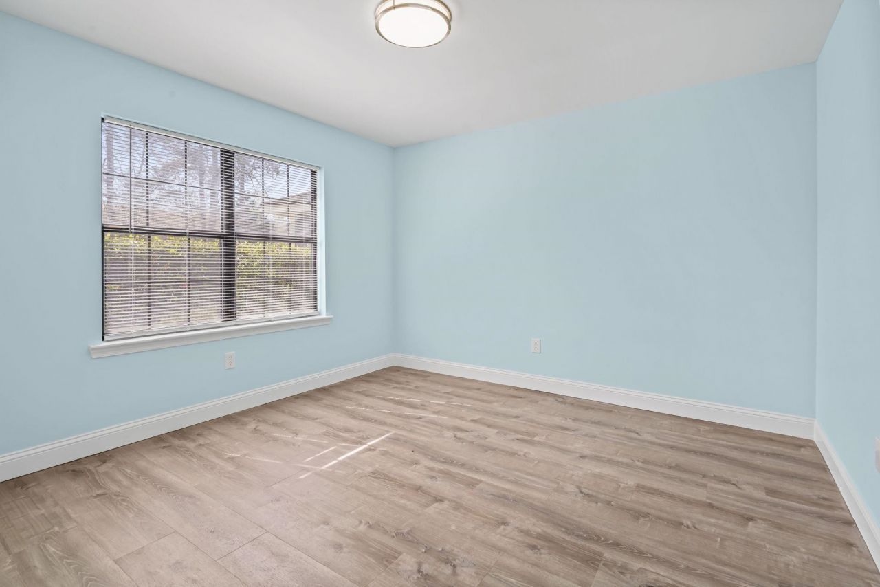 6638 Greenslake Point Photo 10