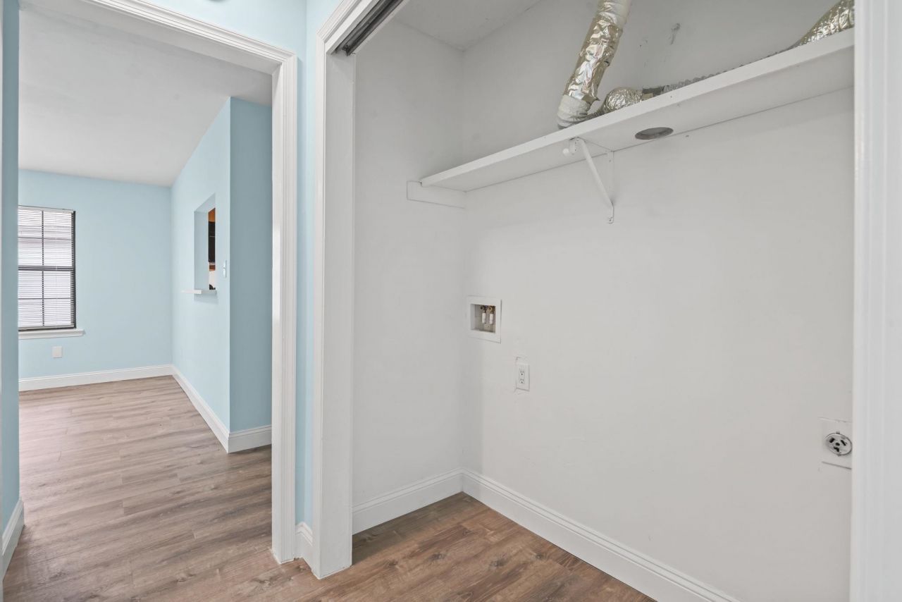 6638 Greenslake Point Photo 12