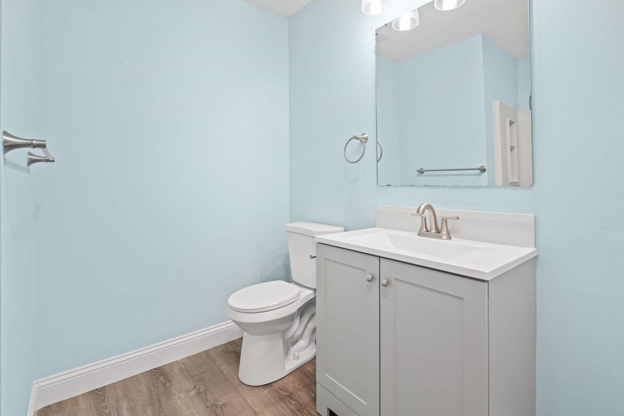 6638 Greenslake Point Photo 17