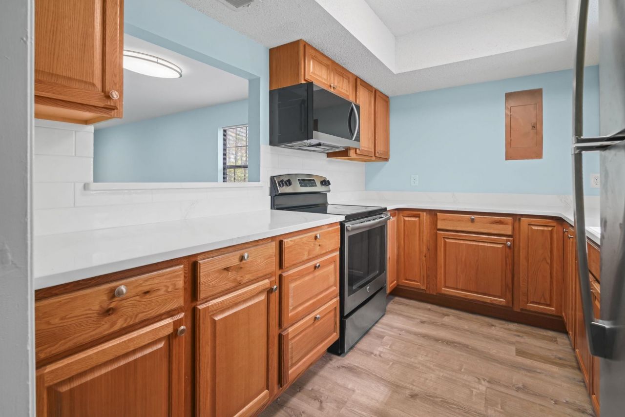 6638 Greenslake Point Photo 3