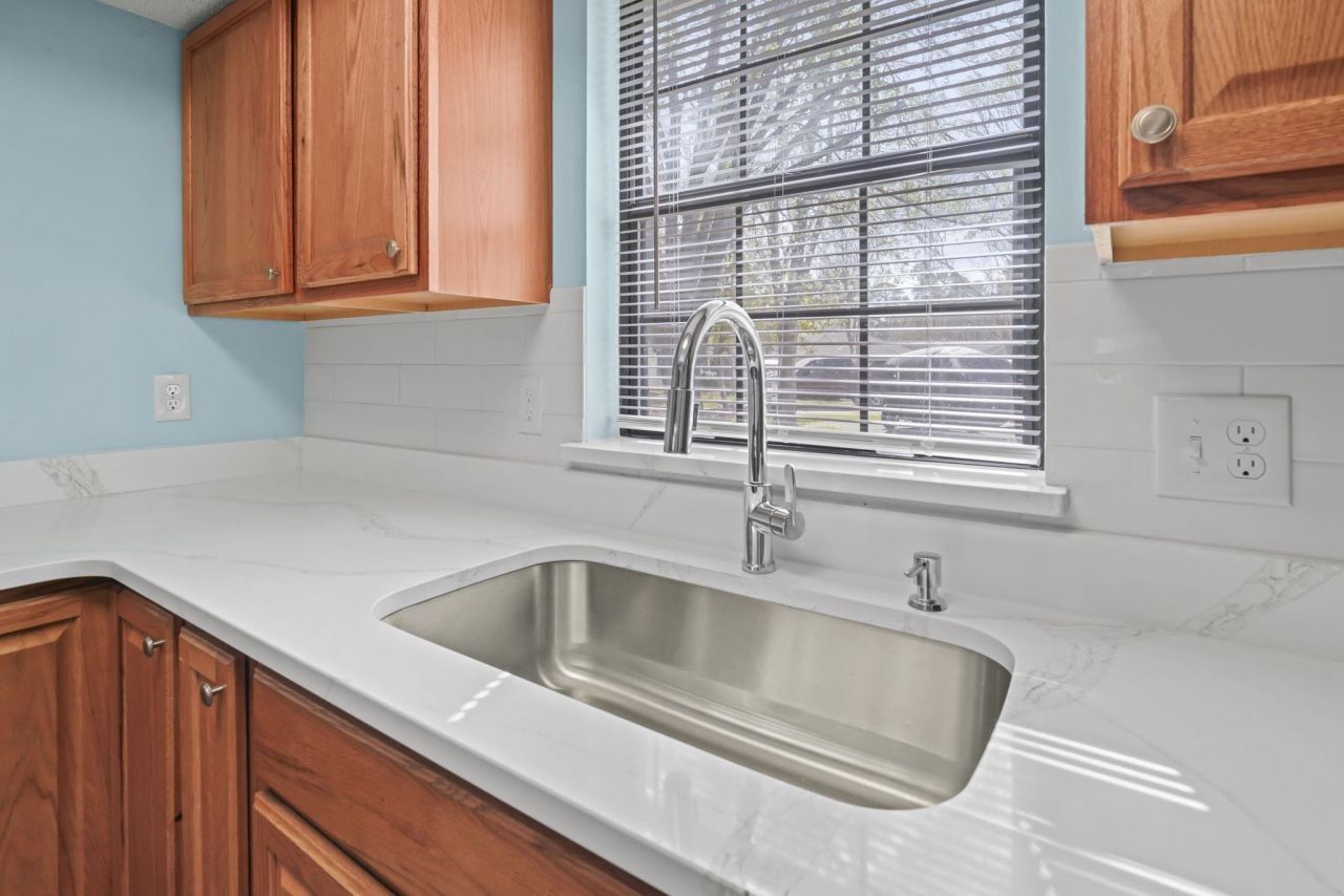 6638 Greenslake Point Photo 5