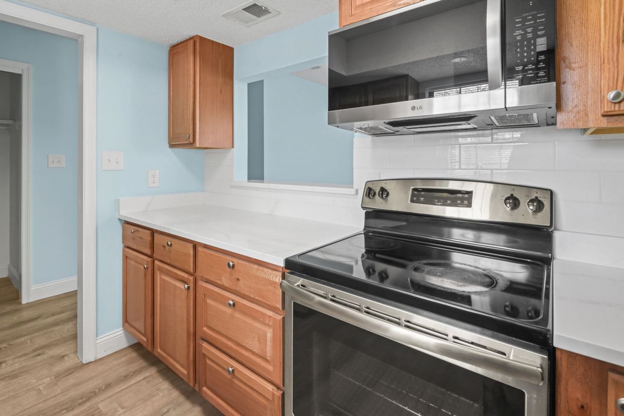 6638 Greenslake Point Photo 6