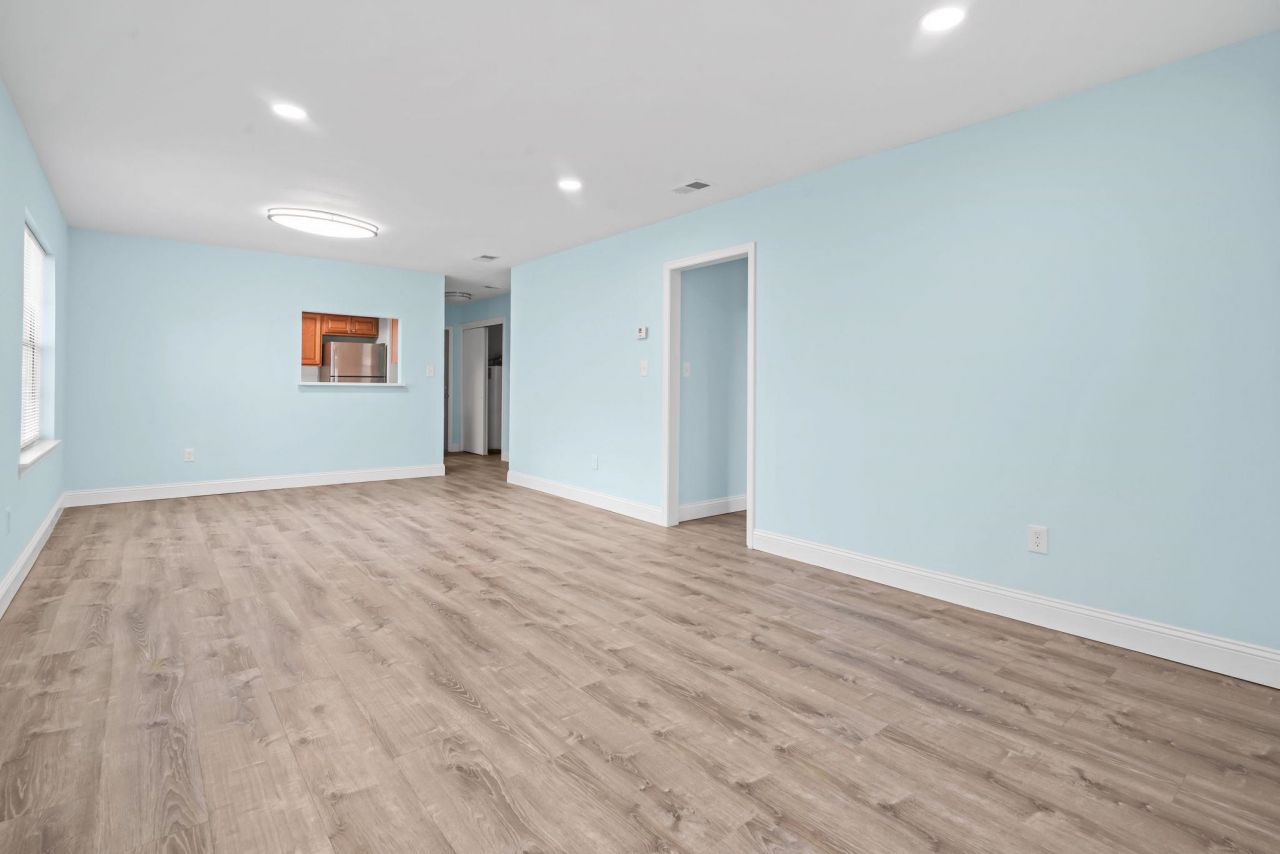 6638 Greenslake Point Photo 8