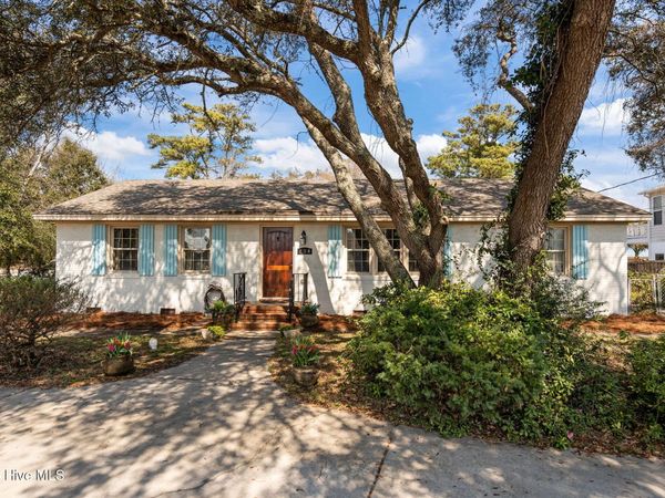 814 Cape Fear Boulevard , Carolina Beach, NC 28428