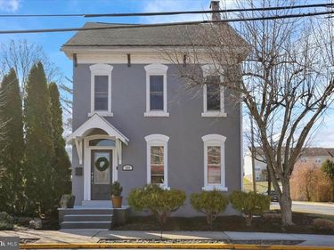 204 E HIGH STREET, WOMELSDORF, PA 19567