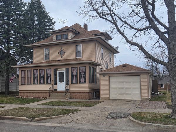 412 3rd Street , Kenyon, MN 55946