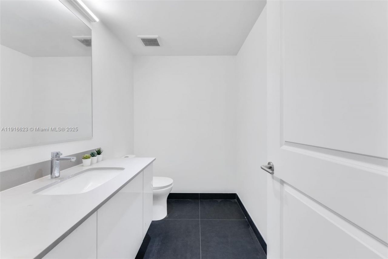 1600 NE 1st Ave, Unit 3315, Miami, FL 33132 Photo