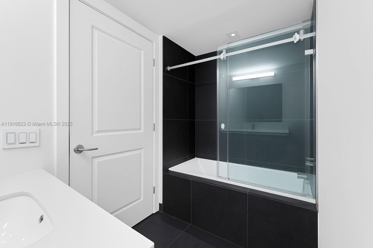 1600 NE 1st Ave, Unit 3315, Miami, FL 33132 Photo