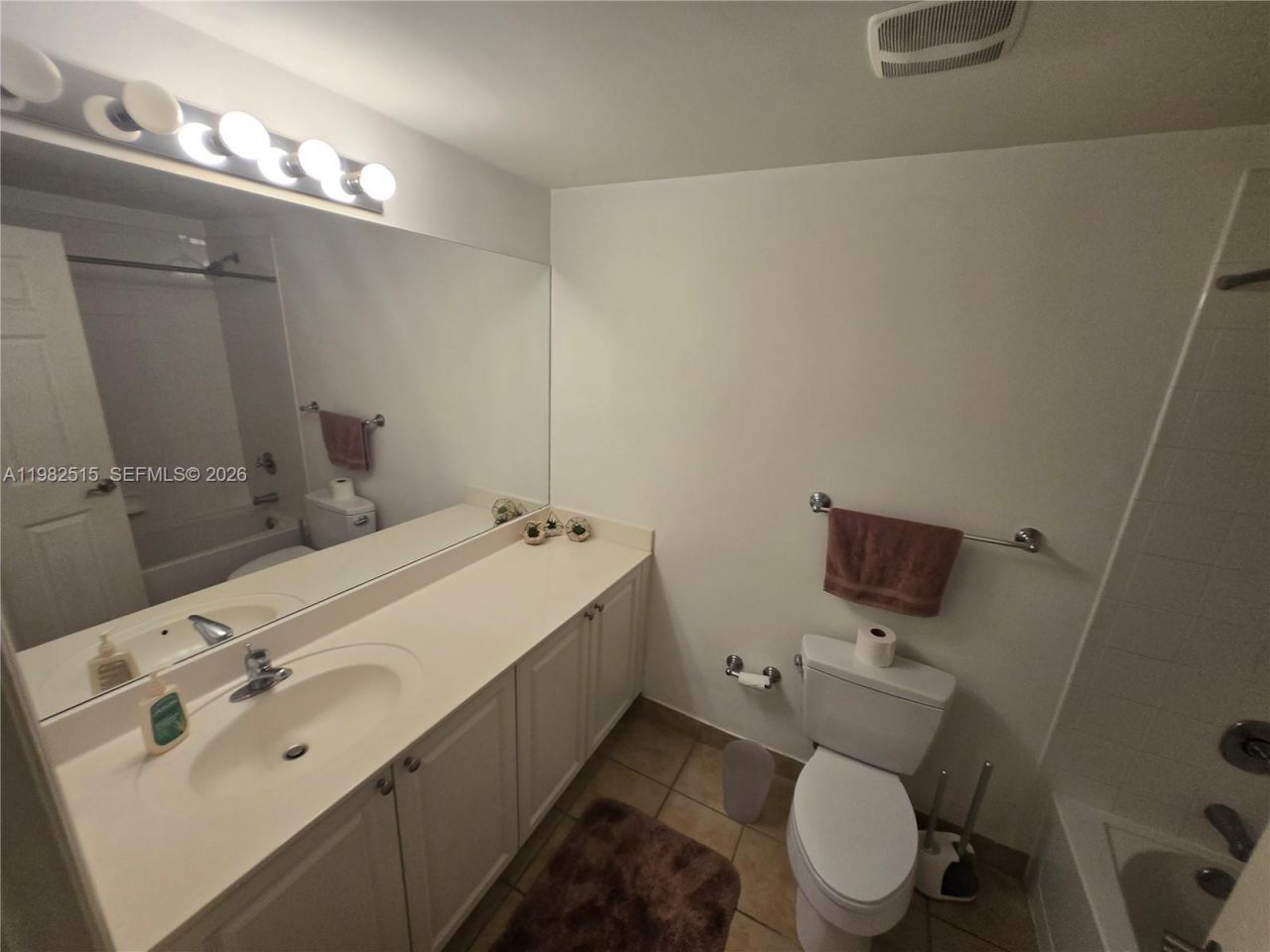 888 NE Douglas Rd , Unit 405, Coral Gables, FL 33134 Photo