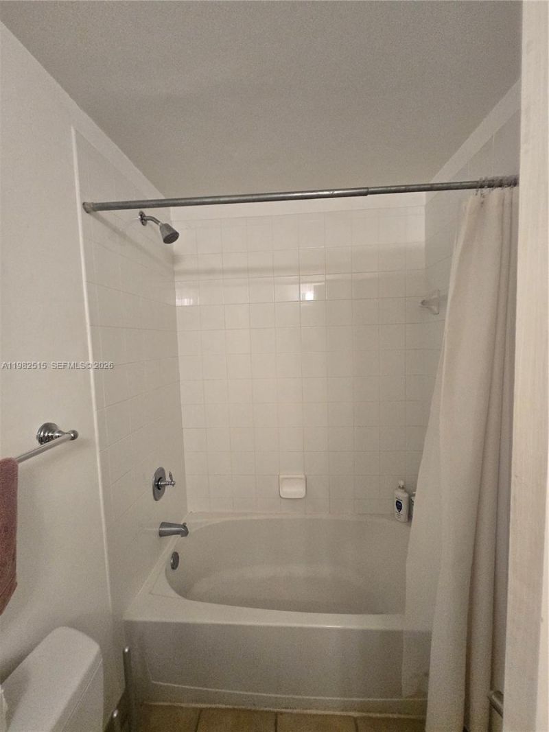 888 NE Douglas Rd, Unit 405, Coral Gables, FL 33134 Photo
