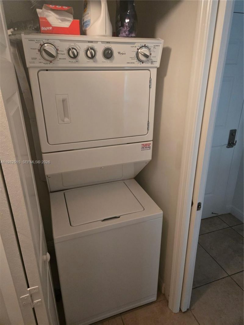 888 NE Douglas Rd, Unit 405, Coral Gables, FL 33134 Photo