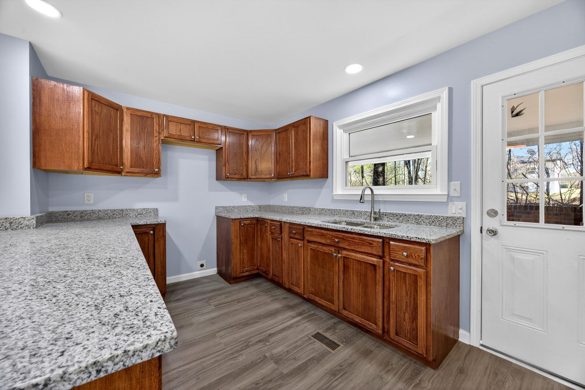 5513 NE Columbia Road Photo 10