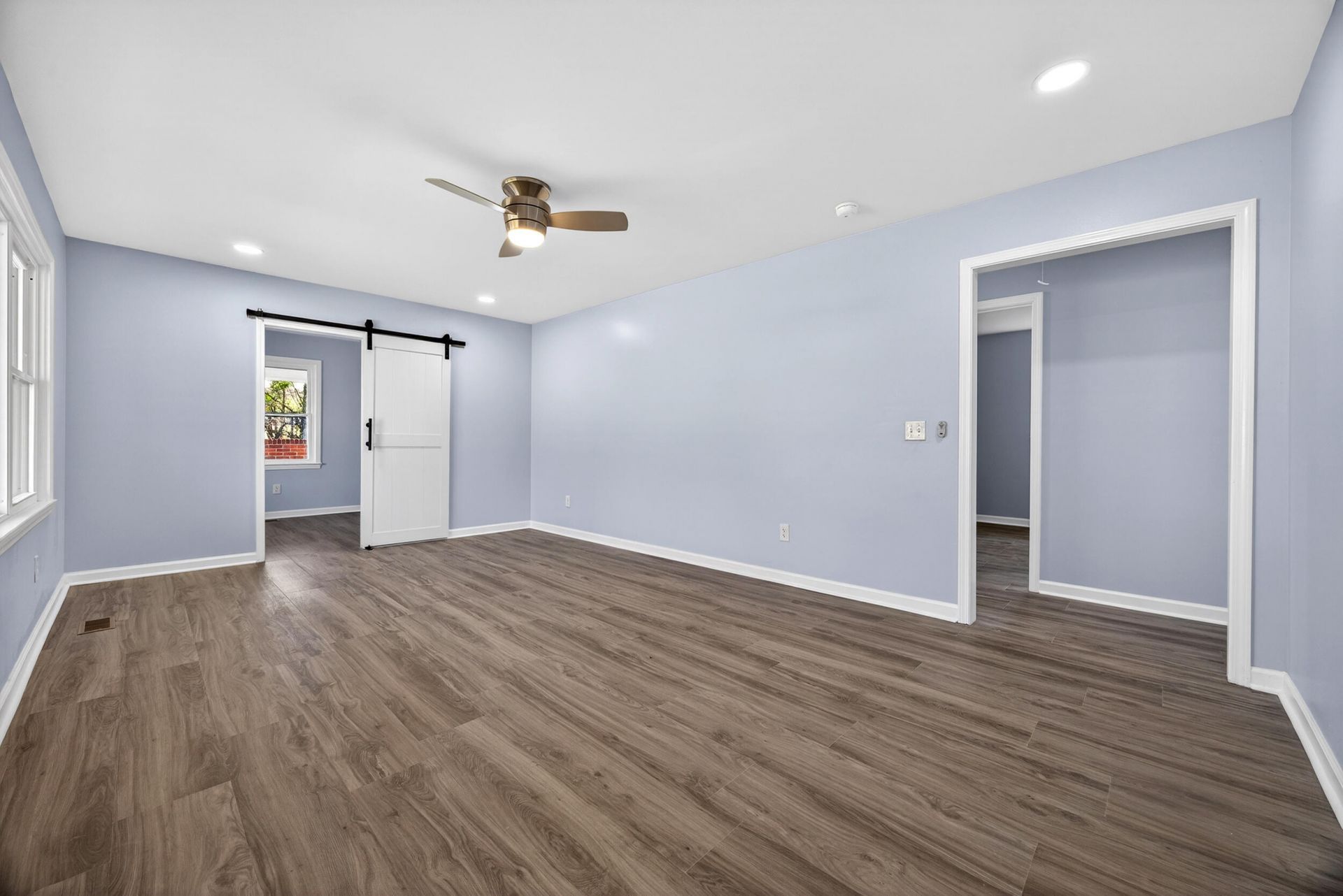 5513 NE Columbia Road Photo 4