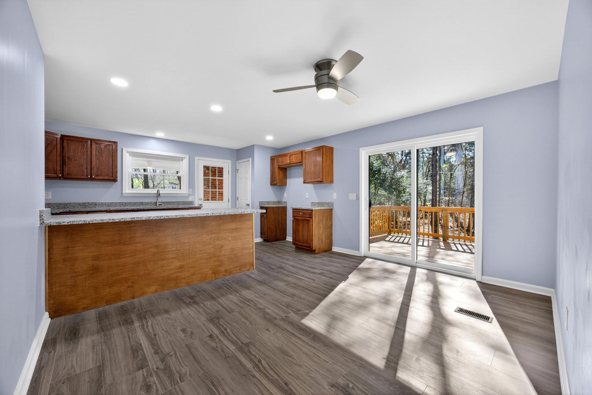 5513 NE Columbia Road Photo 6