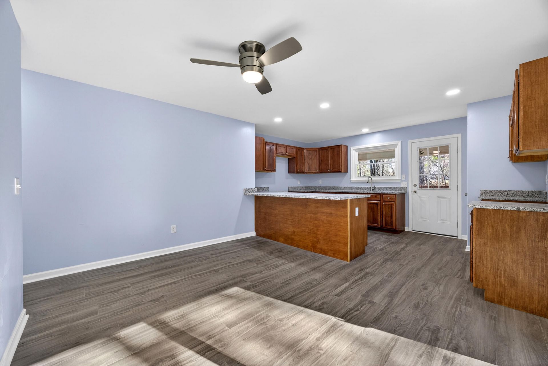 5513 NE Columbia Road Photo 9