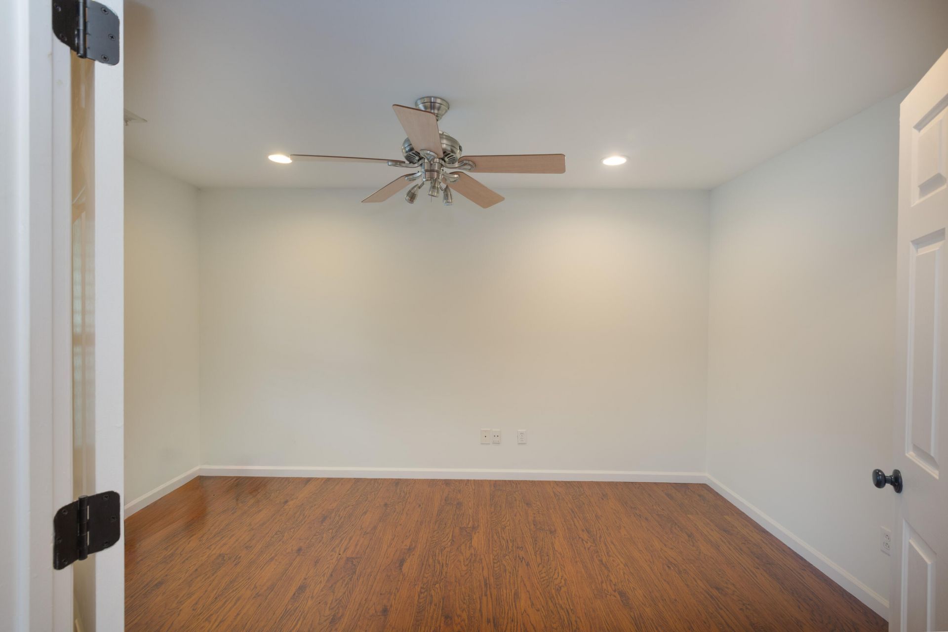 518 Holiday Drive Photo 12